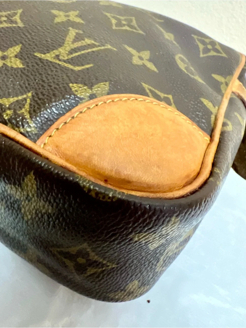 AUTH LOUIS VUITTON COMPIEGNE 28 CLUTCH - Picture 11 of 16